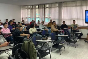 Estudiantes de la Universidad de Caldas en la cátedra piloto de Fundamentos de género, interseccionalidad y enfoque de derechos.