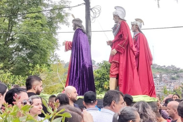 Viacrucis en Neira.