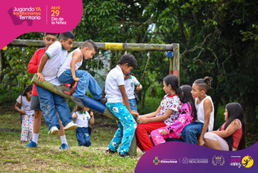 Niños de la vereda Quiebra de Naranjal, en Chinchiná, gozaron con la programación que les llevó la Alcaldía con su Secretaría de Desarrollo Social, el Enlace de Educación, el Comité promotor de la primera gestora y la Ludoteca Naves Cafeteritos.  