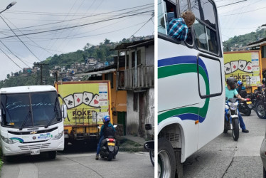 Los trancones en el barrio Galán de Manizales se volvieron constantes. La comunidad cuenta que, pese a ser una doble vía, hay carros estacionados y "un flujo exagerado de vehículos". "Esto se volvió un dolor de cabeza, son filas y filas de carros", así lo señala una residente mientras exige regulación.