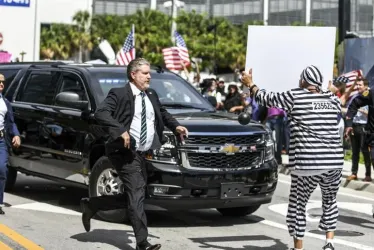 Llegada de Donald Trump a corte en Miami