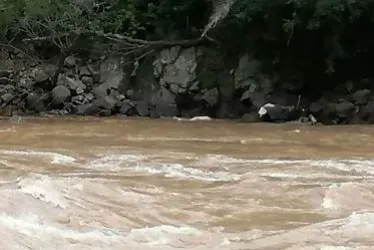 Hallan cadáver de una mujer en el río Cauca, por la Felisa