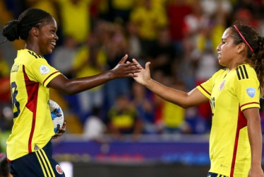 Linda Caicedo y Leicy Santos.