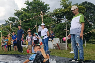 Paseos, caminatas, deportes, entre otras actividades, han formado parte de las vacaciones recreativas en municipios de Caldas. En Neira incluyó pista enjabonada. 