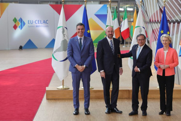 Pedro Sánchez, Charles Michel, Gutavo Petro y Ursula von der Leyen en el arranque de la Celac en Bruselas. 