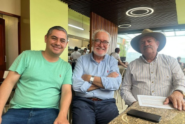 El exdiputado Nicolás Aguilar y el senador Guido Echeverri respaldaron al precandidato conservador a la Alcaldía de Manzanares, Carlos Enrique Botero.