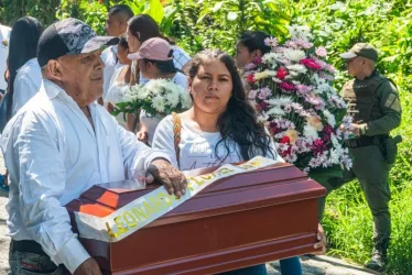 Honras fúnebres de Leonardo Flórez Tapasco, del pueblo Emberá Chamí de Riosucio. 