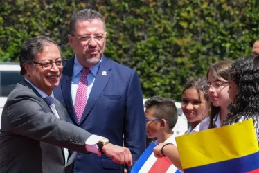 Los presidentes de Costa Rica y Colombia, Rodrigo Chaves y Gustavo Petro. 