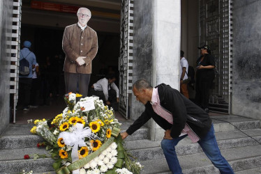 El cuerpo del maestro Fernando Botero llegará el jueves a Colombia para recibir homenajes