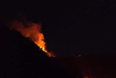 Incendio forestal en Anserma (Caldas)