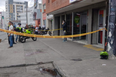 El sitio donde se produjo la riña, en la avenida Santander con calle 46, frente al supermercado D1. 