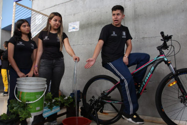 La Secretaría de Educación de Manizales y los directivos de la Universidad Nacional asistieron al evento para conocer las propuestas de los estudiantes.