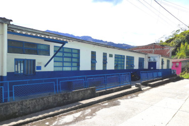 Centro de Salud de Bolivia se encuentra en condiciones de deterioro desde hace más de tres años, pero no fue posible iniciar la construcción de uno nuevo en la administración municipal que termina.