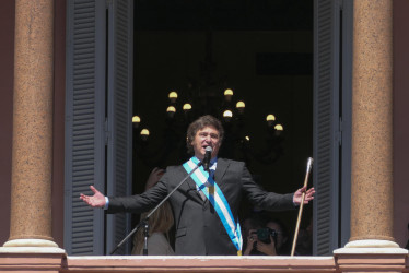El libertario Javier Milei venció al oficialista Sergio Massa en las urnas y fue elegido como gobernante de los argentinos hasta finales del 2027.