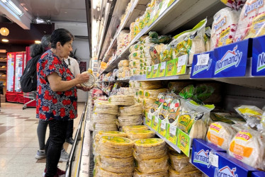 LA PATRIA recorrió los estantes del supermercado El Ahorro para conocer los cambios en los precios de 25 productos alimenticios y del hogar entre enero del 2023 y febrero del 2024.
