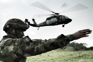 Imagen de ilustración. Tropas en tierra del Ejército adelantan labores de búsqueda y rescate de la tripulación y pasajeros.