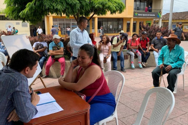 Trasladó el despacho al parque Foto|Albeiro Rudas|LA PATRIA