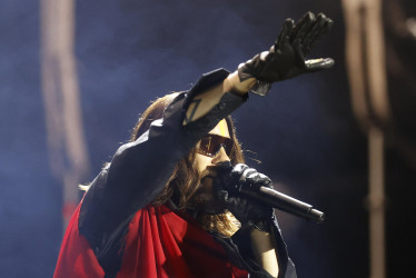 Jared Leto cantante de la banda 30 Seconds to Mars este jueves, durante el Festival Estéreo Picnic en Bogotá (Colombia).