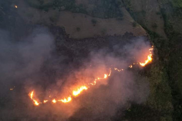 En la noche de este martes fue controlado el incendio en zona rural de Aguadas.