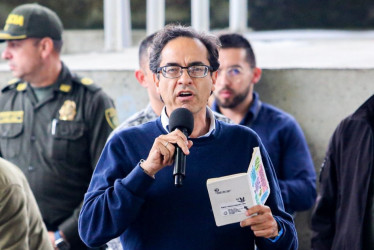 Óscar Sánchez, viceministro de Educación Preescolar Básica y Media, en su visita a Manizales. 