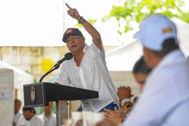 Foto | EFE | LA PATRIA  Gustavo Petro calificó de “vagabundos” a magistrados del CNE por señalar presuntas irregularidades en su campaña.