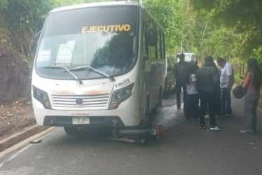 Este es el accidente entre el colectivo de Gran Caldas y la moto.