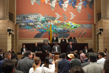 El debate del proyecto de ley que busca prohibir las corridas de toros en Colombia se suspende y continua la sesión con el orden del día", escribió la Cámara de Representantes en su cuenta de X.