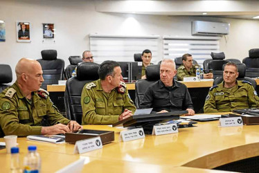 Foto | EFE | LA PATRIA  El ministro Yoav Gallant y el jefe de Estado Mayor del Ejército, Herzi Halevi se reunieron en Washington (EE.UU).