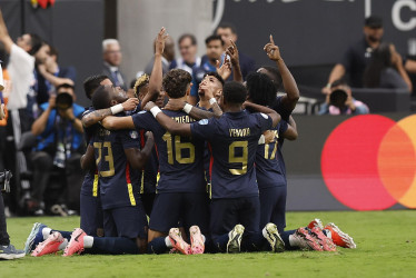 ugadores de Ecuador celebran una anotación ante Jamaica este miércoles por la Copa América. 