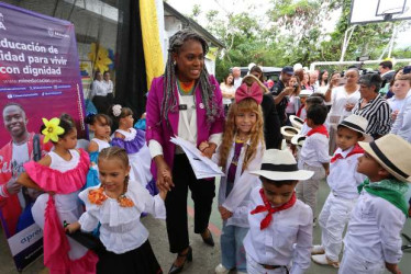 El colegio Miguel Antonio Caro, de la vereda Cuchilla del Salado de Manizales, recibirá hoy a la ministra de Educación, Aurora Vergara. Allí presentará el programa Centros de Interés en Ciencia Tecnología e Innovación