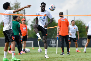 Davinson Sánchez, durante la jornada de entrenamiento, en Houston (Estados Unidos).