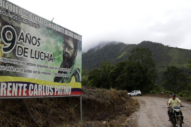 El frente Carlos Patiño del Estado Mayor Central lanzó explosivos desde un dron a una cancha de fútbol en El Plateado (Cauca).