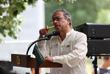 El presidente colombiano, Gustavo Petro, durante la inauguración este jueves de la Casa Colombia, ubicada en el Parc de la Villette de la capital francesa.