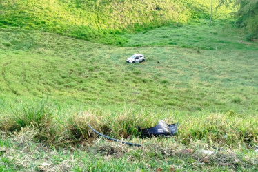 Dos personas se movilizaban en el carro accidentado y resultaron ilesas.