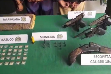 Estupefacientes y armas de fuego incautadas a banda de microtráfico en Chinchiná.