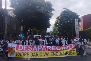 Comunidad de la parroquia María Auxiliadora del barrio Turín, de Pereira, pide respuestas en el caso del padre Darío Valencia.