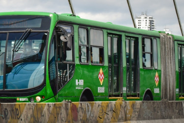 Megabús suspende su operación hasta que se levanten bloqueos. 