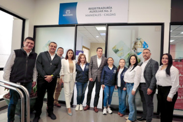 El registrador Nacional, Hernán Penagos (), en la inauguración de la Registraduría Auxiliar nro. 2 en Manizales. 