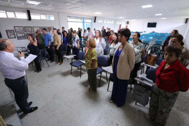 Los padres convocaron a una reunión para exponer las decisiones a favor del colegio e invitar a acompañarlo en sus procesos