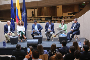 Los panelistas expusieron sus visiones frente a la cooperación, la educación y la ciencia.