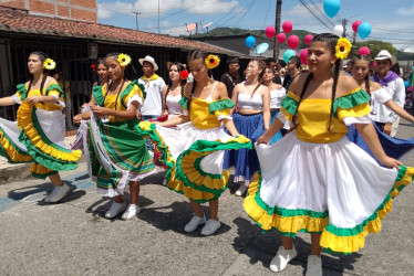 Las bandas participantes en la segunda parada del festival departamental entonaron por las calles de Chinchiná notas de Paz. 