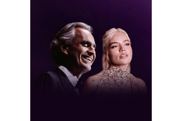 Andrea Bocelli y la colombiana Karol G.