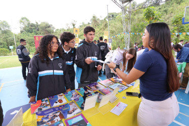 En la feria universitaria participaron estudiantes de seis colegios privados de Manizales.