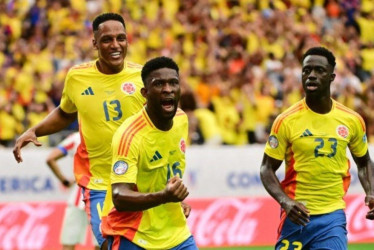 Jefferson Lerma celebra su gol con la Selección Colombia contra Paraguay, por Copa América