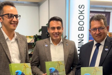 Darío Arenas, Jorge Eduardo Rojas y Fabio Arias, durante la firma del convenio.