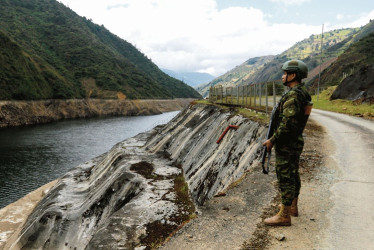 Foto | COrtesia el comercio | LA PATRIA El lunes pasado el ministerio de Minas y Energía de Colombia suspendió la exportación de energía eléctrica a Ecuador y las consecuencias no se hicieron esperar en un país que vive la peor sequía de los recientes 60 años.