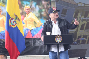 La visita anunciada por el representante a la Cámara Santiago Osorio será la sexta de Gustavo Petro como presidente a Caldas. En la foto, la ocasión en la que estuvo en el barrio San Sebastián de Manizales con su gabinete ministerial.