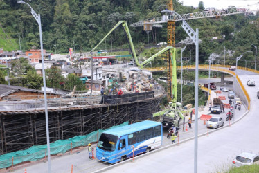 En julio también se realizó vaciado en dos tramos del nuevo puente del intercambiador vial de Los Cedros en Manizales.