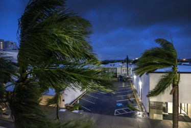 El huracán Miltón tocó tierra en Siesta Key, en la costa oeste de Florida, 