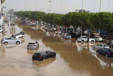 Vista general del polígono industrial de Sedaví anegado a causa de las lluvias torrenciales de las últimas horas. 